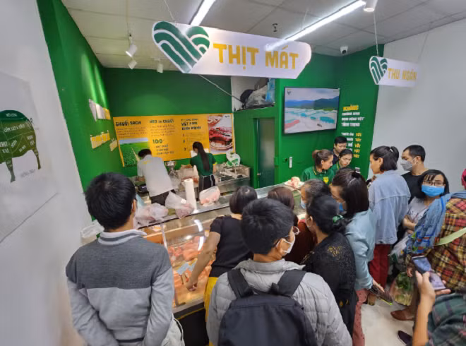 Thit heo an chuoi cua bau Duc tai Ha Noi co gi khac biet?-Hinh-2