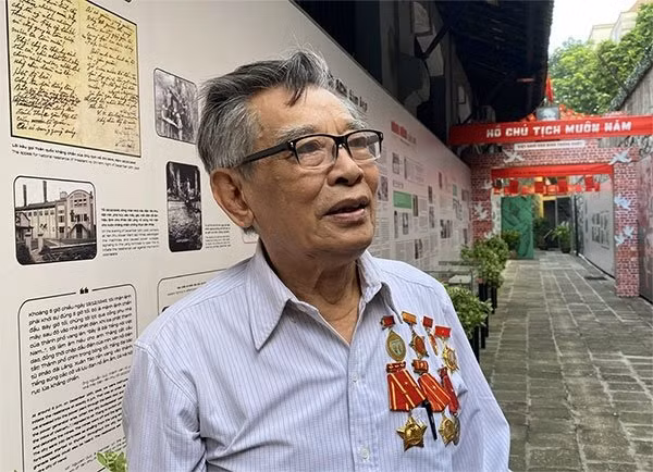 Ngay Giai phong Thu do xuc dong trong ky uc nhung cuu tu chinh tri-Hinh-2