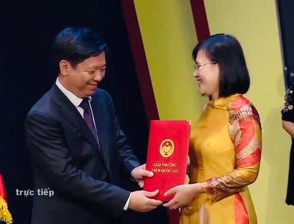 Cuon “Nguon goc cac loai” dat giai thuong sach quoc gia-Hinh-2