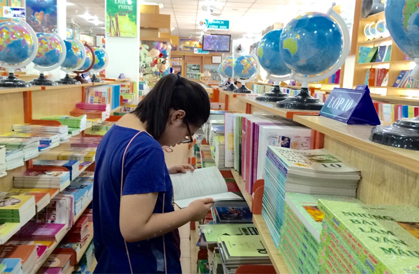 Bo GD&DT: Khong duoc ep hoc sinh mua sach tham khao