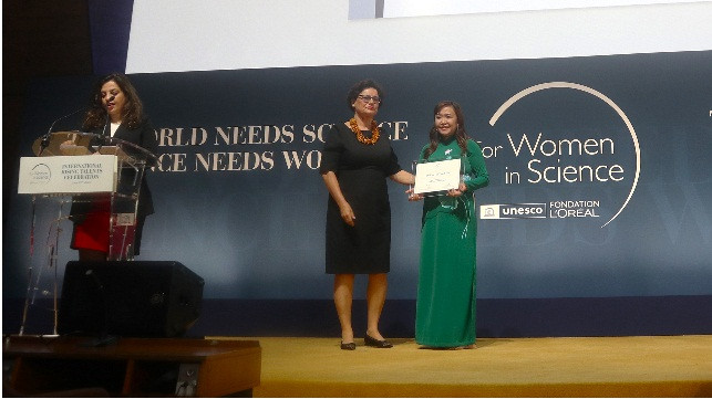 PGS.TS Ho Thi Thanh Van duoc vinh danh Nha khoa hoc tre tai nang TG 2022-Hinh-2