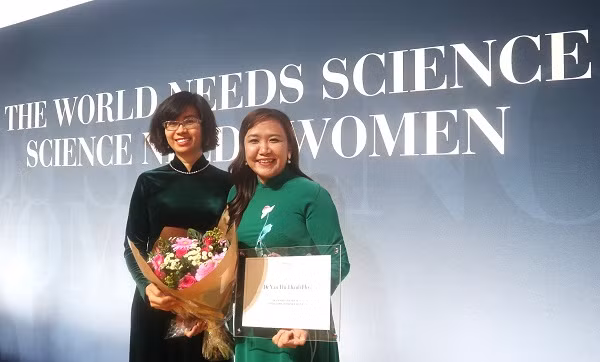 PGS.TS Hồ Thị Thanh Vân được vinh danh Nhà khoa học trẻ tài năng TG 2022 PGS.TS Ho Thi Thanh Van duoc vinh danh Nha khoa hoc tre tai nang TG 2022