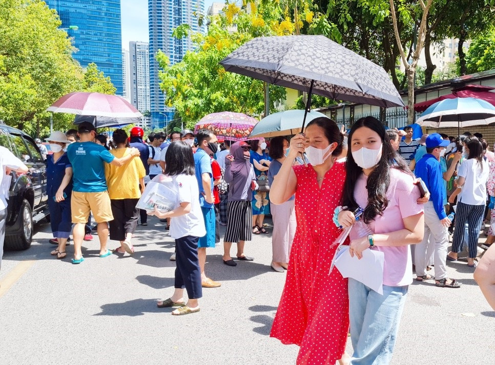 Nhiều thí sinh chia sẻ, đề thi môn Toán có sự phân loại, trong đó phần 3 Bài IV về Hình học rất khó, không làm được.