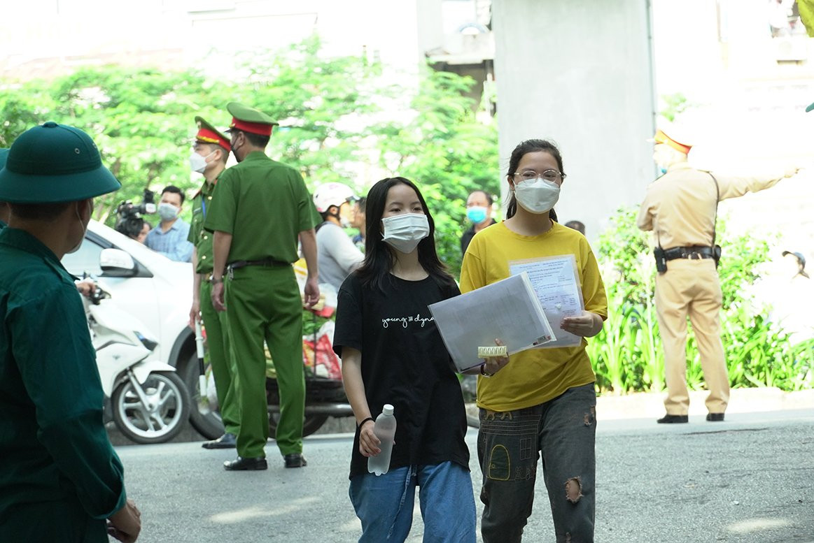 Hoc sinh Ha Noi thi vao lop 10: Cang thang hon thi dai hoc-Hinh-2