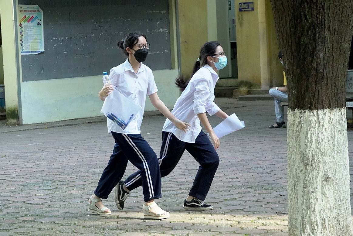 Trống rồi, vội quá, chạy thôi...