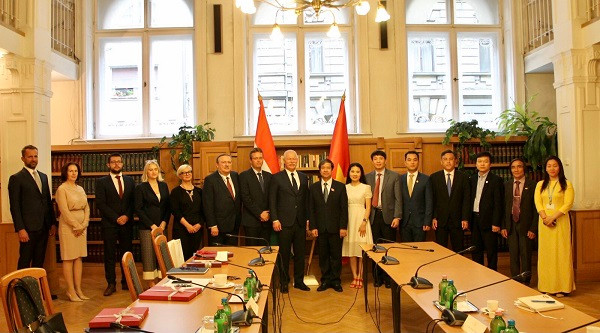 Hon 600 sinh vien du hoc la cau noi tuyet voi giua Viet Nam va Hungary