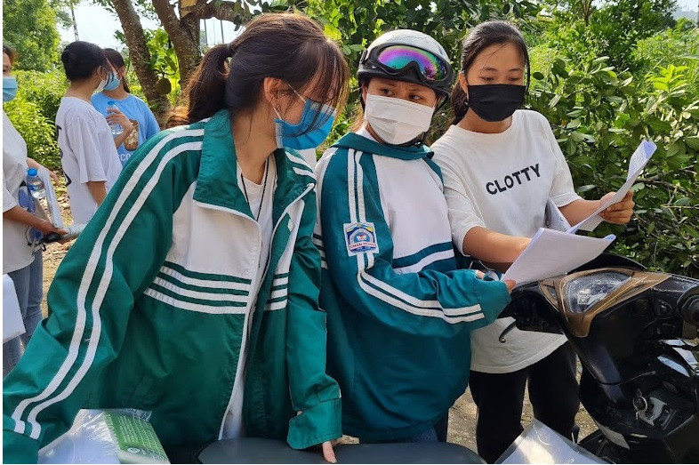 Bo GD&DT len tieng vu khoi to bi can lien quan de thi mon Sinh