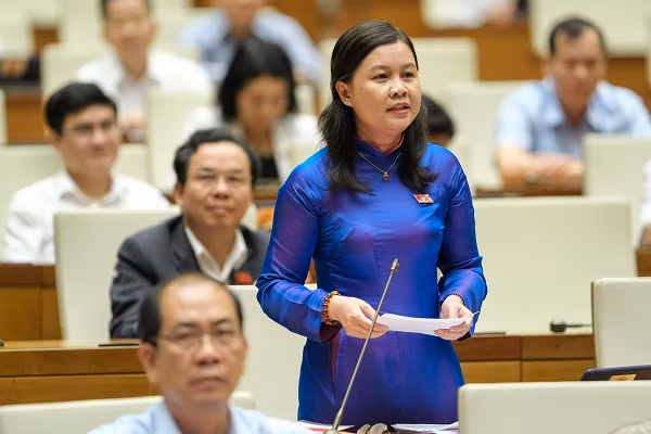 Gia vang chenh lon voi the gioi, lieu co su bat tay, thao tung?