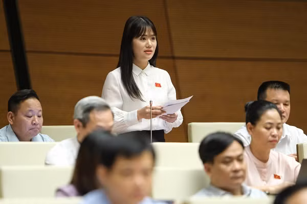 Danh con rieng nguoi tinh khong the dua vao bao luc gia dinh?