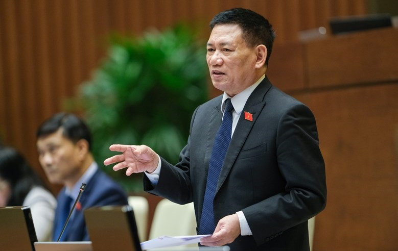 Bo truongTai chinh: Can nhac de xuat giam thue xang dau