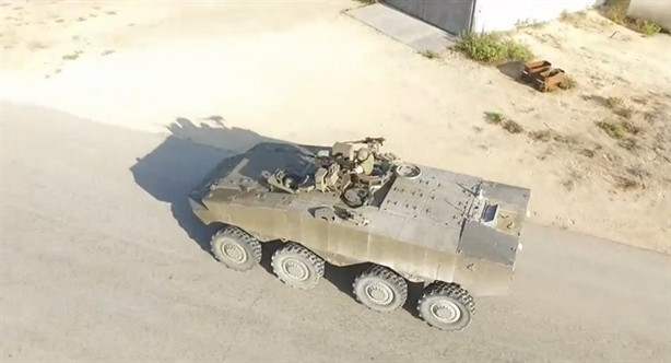 Việc Israel quyết định tích hợp hệ thống APS Iron Fist sẽ giúp nâng cao khả năng sống sót của xe bọc thép trên chiến trường, qua đó làm tăng sức mạnh chiến đấu. Mục đích chính khi lắp APS Iron Fist được cho là để đối phó với mối đe dọa ngày càng tăng từ vũ khí chống tăng, cũng như các phương tiện chiến đấu bọc thép hiện đại Nga sản xuất xuất hiện nhiều ở Trung Đông.