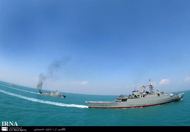 Nhưng ngoài khả năng tiến công mặt đất và chống hạm, tàu hộ vệ Jamalan có thể nói là rất kém về khả năng phòng không; ngoài khả năng phòng không của khẩu pháo Fajr-27, tàu được trang bị 4 tên lửa hải đối không Fajr tầm trung, được Iran sao chép từ tên lửa phòng không RIM-66 Standard (SM-1) của Mỹ, hai pháo cỡ 20 mm và một pháo tự động cỡ 40 mm.