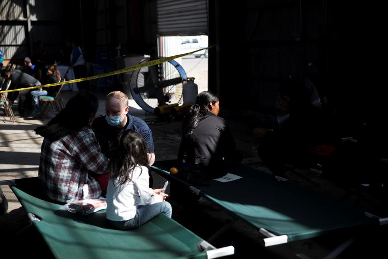 Chính vì vậy, thành phố Deming đã phải tuyên bố tình trạng khẩn cấp để nhận được ngân sách hỗ trợ nhằm đối phó với lượng người nhập cư ngày càng lớn đổ về đây.