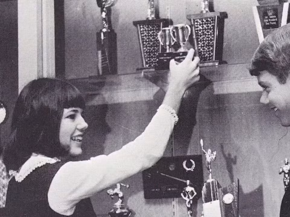 Nữ nghị sĩ Đảng Dân chủ Elizabeth Warren, 69 tuổi, đã công bố quyết định tranh cử Tổng thống Mỹ tại bang nhà Massachusetts vào ngày 9/2/2019. Ảnh chụp bà Warren tại trường trung học Northwest Classen ở thành phố Oklahoma năm 1965.