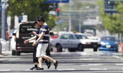 Nhat Ban nang nong khung khiep, hang tram nguoi nhap vien