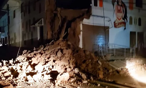 Còn tại thủ đô Lima, người dân sợ hãi chạy ra khỏi nhà khi động đất xảy ra. Ảnh: Twitter.