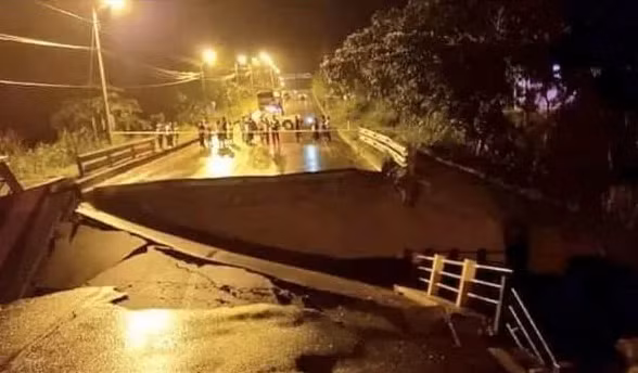 Tan hoang hien truong dong dat manh 8 do rung chuyen Peru-Hinh-11