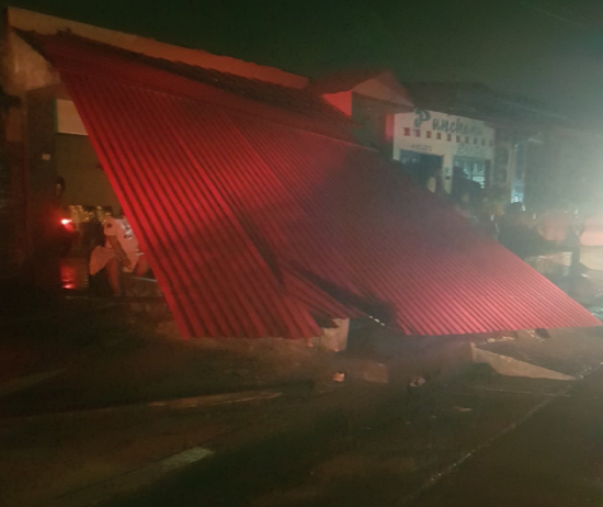 Thị trưởng Lagunas, Arri Pezo, nói với đài phát thanh RPP rằng khu vực này bị ảnh hưởng nhiều và đang mất điện. Ảnh: Twitter.