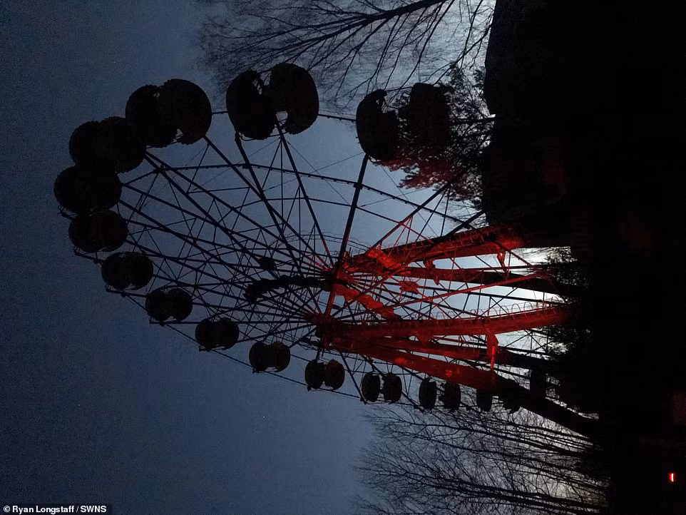 Bánh xe khổng lồ nằm im trong khu CEZ trong suốt 33 năm.