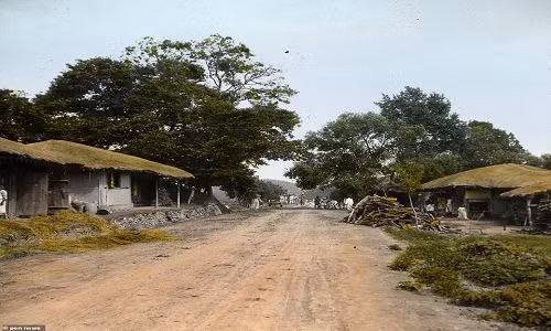 Một con đường vắng vẻ ở vùng nông thôn ngoại ô thủ đô Bình Nhưỡng.