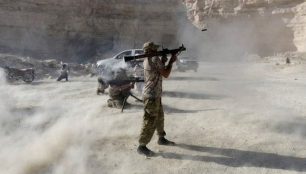 Tối 23/5, các tay súng nổi dậy ở Idlib định tấn công sân bay quân sự Hama bằng máy bay không người lái. Tuy nhiên, Quân đội Syria được cho là đã ngăn chặn cuộc tấn công này, trước khi những chiếc UAV có thể dội bom xuống căn cứ. Ảnh: BBC.