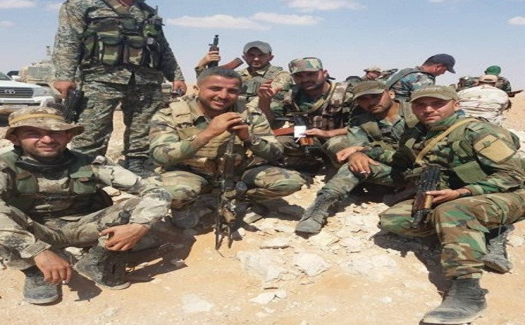 "Tuy nhiên, Quân chính phủ Syria đã đập tan cuộc tấn công này, tiêu diệt ít nhất 30 tay súng HTS, đồng thời phá huỷ 2 xe bọc thép của bọn chúng", FNA đưa tin. Ảnh: AMN.