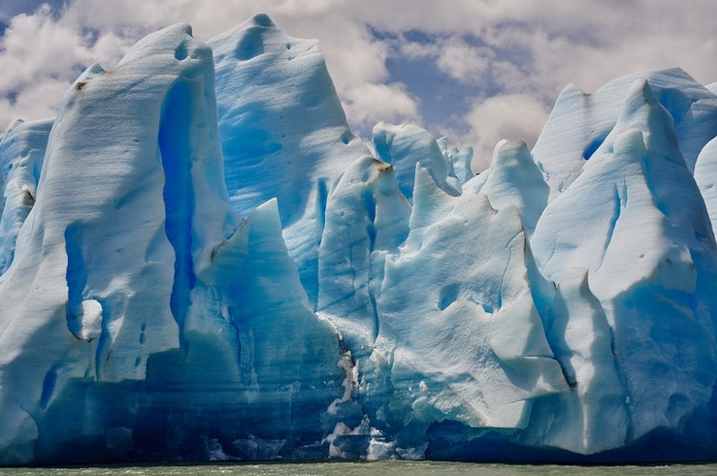 Đây không phải là bối cảnh trong bộ phim "Game of Thrones", mà chỉ là bức ảnh chụp tại dòng sông băng grey ở Chile.