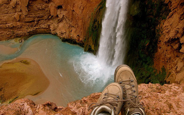 Mặc dù Hẻm núi lớn (Grand Canyon) là một trong những địa điểm được ghé thăm nhiều nhất ở Mỹ, nhưng ngôi làng Supai gần đó lại ít người lui tới. Ngôi làng hẻo lánh với dân số 208 người này nằm ở phía tây nam hẻm núi. Đây là nơi duy nhất ở Mỹ dùng con la làm phương tiện đưa thư.