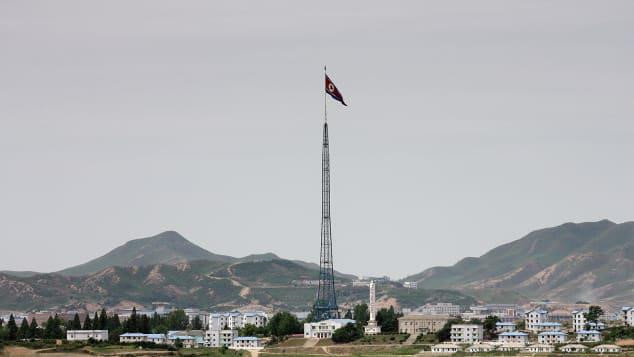 Ông Jeong nói du khách tò mò về DMZ liên Triều nên ghé thăm Đài tưởng niệm Baengmagoji, nơi tưởng niệm một trong những trận chiến đẫm máu nhất trong Chiến tranh Triều Tiên. Tổ chức Du lịch Hàn Quốc cho biết hơn 17.000 người đã chết tại khu vực này.