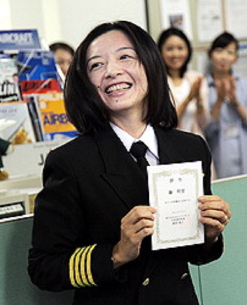 "Tôi không cảm thấy con đường của mình bị đóng lại. Tôi chỉ cảm thấy có thể ra nước ngoài nếu Nhật Bản không phù hợp", cô Ari nhớ lại. Ảnh: news.leit.ru.