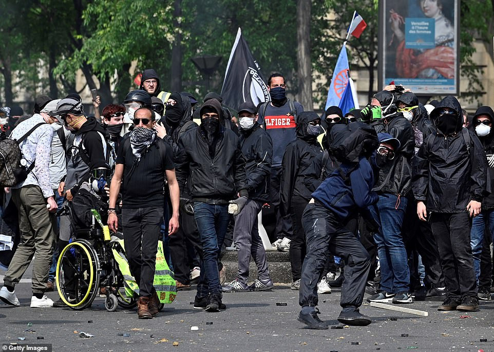 Hai hung bao loan o Paris trong ngay Quoc te Lao dong 1/5-Hinh-6