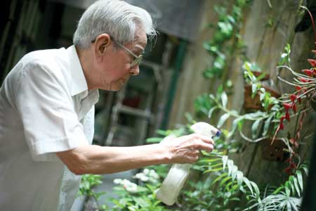 "Tôi phải đau xót mà nói rằng chưa bao giờ uy tín của báo chí bị giảm sút như hiện nay. Những năm vừa qua báo chí sai phạm quá nhiều, mà sai phạm chủ yếu là thông tin sai sự thật, thậm chí là suy diễn, bịa đặt thông tin làm tổn hại danh dự cá nhân, tổ chức và gây ảnh hưởng xấu đến dư luận xã hội", nhà báo Hữu Thọ trả lời phỏng vấn Báo Giao Thông.