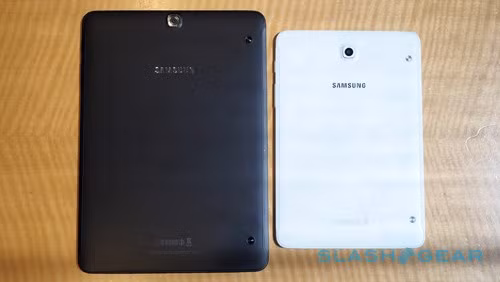 Tuy nhiên, cả 2 mẫu tablet mới của dòng sản phẩm Galaxy Tab S2 nói trên có thiết kế thân máy chỉ mỏng 5,6mm.
