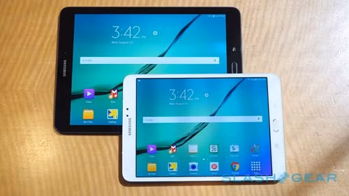 Cũng theo Samsung, thời điểm mở bán chính thức Galaxy Tab S2 8.0 (giá khởi điểm 375 USD) và Galaxy Tab S2 9.7 (giá khởi điểm 450 USD) sẽ vào ngày 16/9/2015.