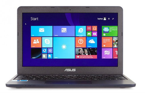  6. Asus EeeBook X205TA giá 199 USD. Tuy có giá rẻ nhất trong danh sách này nhưng Asus EeeBook X205TA lại có thời lượng pin tới hơn 12 giờ mỗi lần sạc, thuộc loại pin “trâu” nhất. Máy có màn hình 11-inch với độ phân giải khá tốt cho các nhu cầu cơ bản, sử dụng bộ vi xử lý Intel Atom, RAM 2GB, ổ cứng 32GB. Trọng lượng máy chỉ 2,16 pounds (0,98 kg) rất tiện lợi cho việc đem theo.