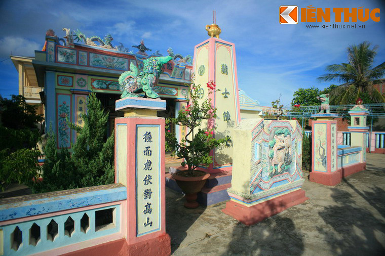 Âm linh tự (nơi thờ cúng người chết vô thừa nhận) là một công trình thờ tự thường gặp ở các vùng quê trên khắp Việt Nam. Điều khác biệt của Âm linh tự trên đảo Lý Sơn là công trình này thờ phụng những “hùng binh Hoàng Sa” hy sinh khi làm nhiệm vụ bảo vệ chủ quyền Việt Nam trên quần đảo Hoàng Sa và Trường Sa gần 300 năm trước.