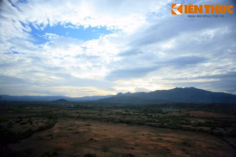 Phong cảnh nhìn từ tháp Po Rome.