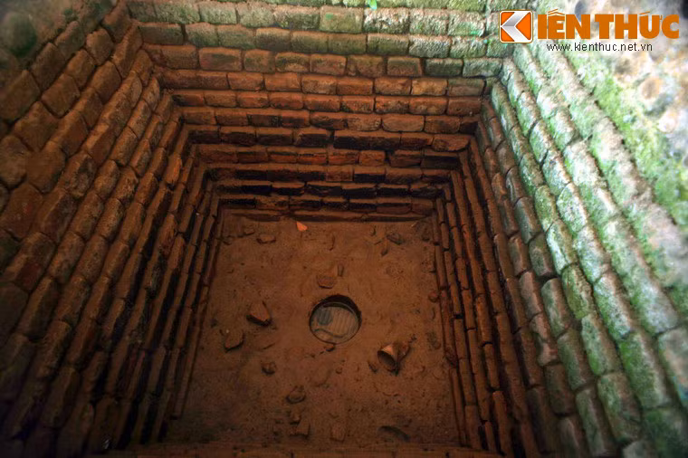 Một miệng giếng.