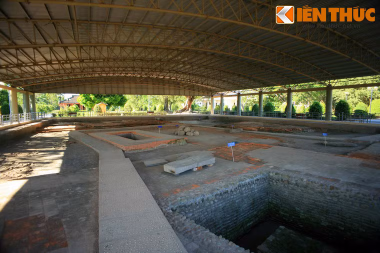 Nằm ở địa phận ấp Tân Thành, xã Tân Thuận Bình, huyện Chợ Gạo, tỉnh Tiền Giang, cách TP HCM 70km, di tích Gò Thành là một địa điểm khảo cổ học quan trọng của khu vực miền Nam Việt Nam.