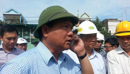 Tai sao Bo truong Dinh La Thang cong khai so dien thoai