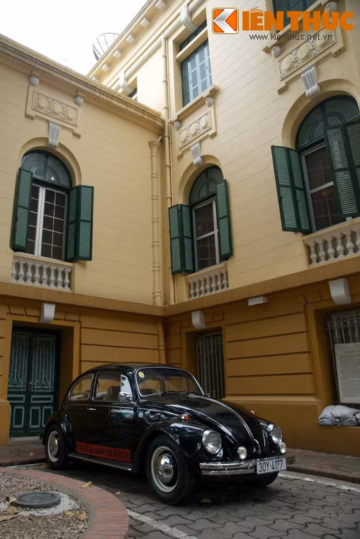 Mở đầu Toàn quốc kháng chiến, ngày 20/12/1946 tại đây đã nổ ra một trận đánh giữa một đại đội Vệ quốc đoàn bảo vệ Bắc bộ phủ và quân Pháp có xe tăng hỗ trợ.