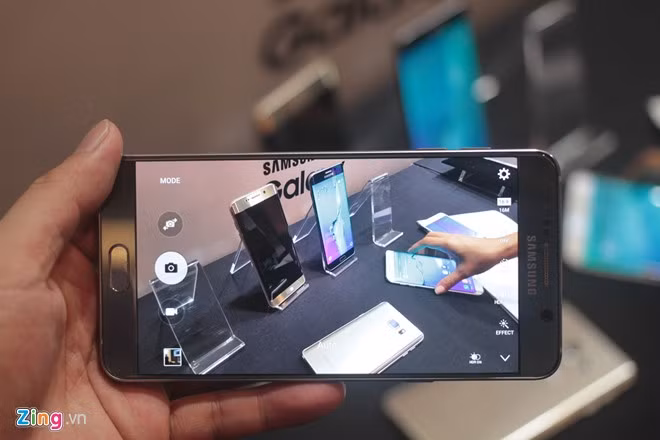 Máy ảnh 16 megapixel với nhiểu cải tiến cho thấy, Galaxy Note 5 là smartphone chụp ảnh tốt nhất trên thị trường cao cấp.