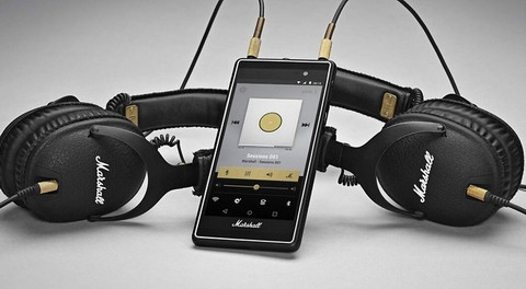  5. Mashall London. Công ty Marshall chuyên sản xuất các thiết bị âm thanh chuyên nghiệp như bộ khuếch đại và loa vừa mới ra mắt một mô hình điện thoại thông minh với chất lượng âm thanh tốt nhất hiện nay. Nhưng đó chưa phải là điểm thu hút chính của thiết bị này: nó được xếp vào một trong những thiết bị Android độc đáo nhất về mặt thiết kế. Thông số kỹ thuật của nó không có gì đặc biệt, gồm màn hình 4,7-inch, RAM 2GB và pin rời 2500 mAh.