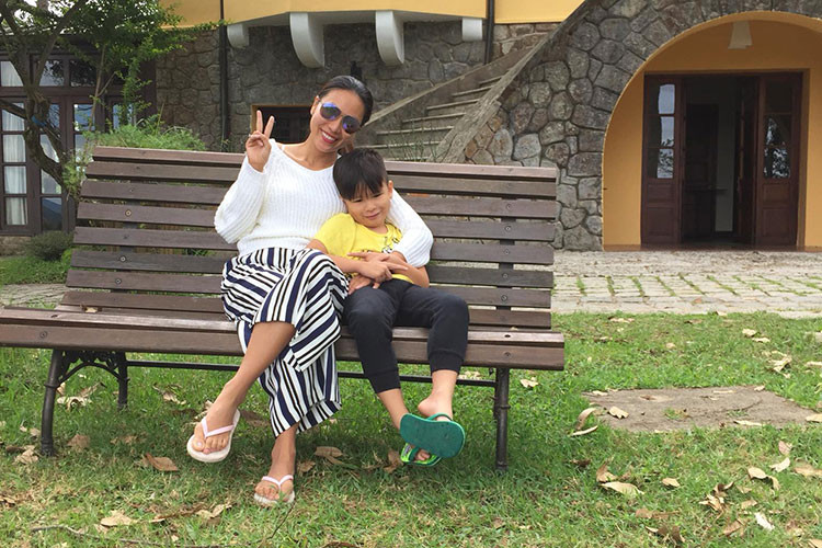 Khánh Ngọc chia sẻ con trai hứa sẽ học chăm ngoan là một trong những tin tức sao Việt trong ngày 9/5.