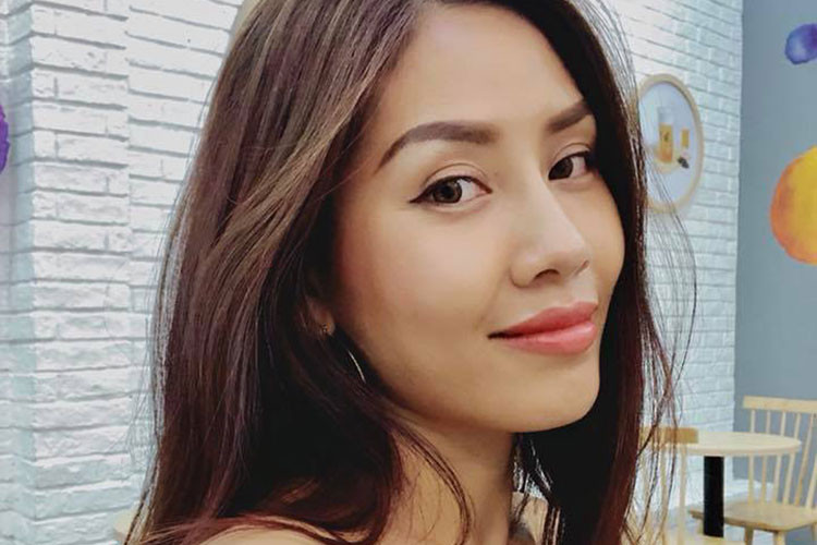 Nguyễn Thị Loan tâm sự: “Cái tháng tào lao của tôi đã qua rồi và cũng may làm được vài điều quan trọng. Cười tươi lấy động lực cày tháng tiếp nào".