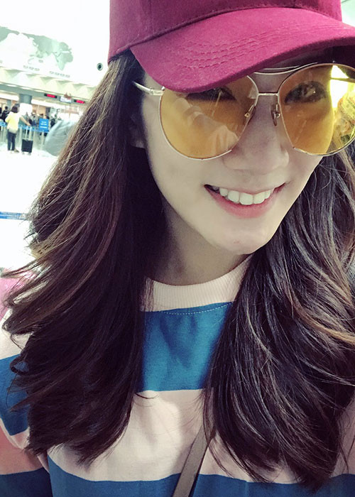 Cô gái tố Phạm Anh Khoa sinh năm 1995, là vũ công của vũ đoàn Bước nhảy.