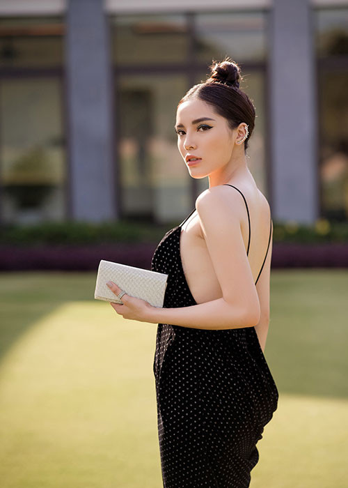 Ngoài gái hai con Tăng Thanh Hà, show diễn của Đỗ Mạnh Cường còn có sự góp mặt của Hoa hậu Kỳ Duyên.