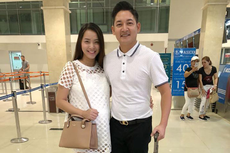 Vợ chồng sao Việt Hải Băng - Thành Đạt trốn con đi hẹn hò.