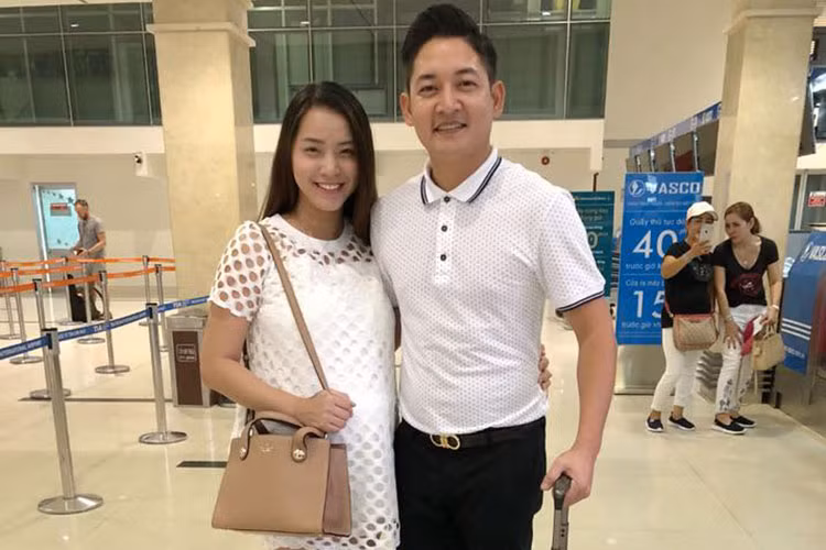 Vợ chồng sao Việt Hải Băng - Thành Đạt trốn con đi hẹn hò.