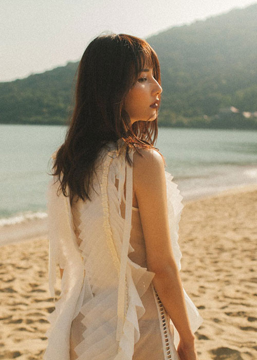 Diễm My tâm sự: “My nghĩ nếu muốn có một câu chuyện cổ tích cho đời mình, thì chính mình phải tự tay viết lấy. Buồn hay vui là do mình chọn mà thôi”.